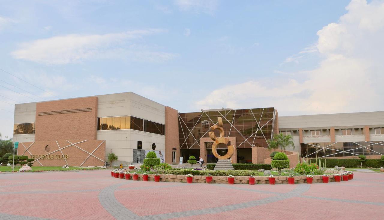 Circle Club Faisalabad Hotel Buitenkant foto