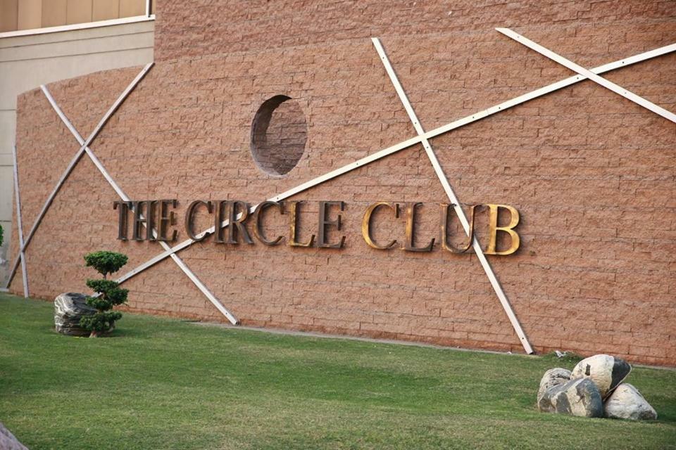 Circle Club Faisalabad Hotel Buitenkant foto